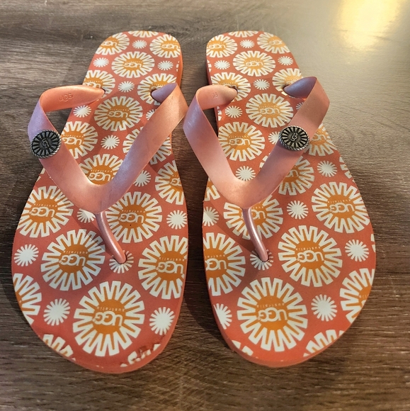 UGG Flip Flops - Picture 3 of 7
